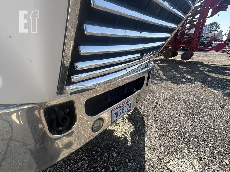 2011-mack-pinnacle-cxu613-image-34