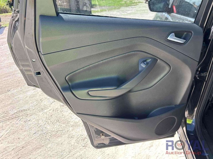 2015-ford-escape-image-34