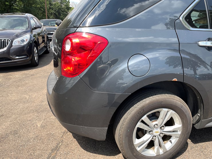 2010-chevrolet-equinox-image-16