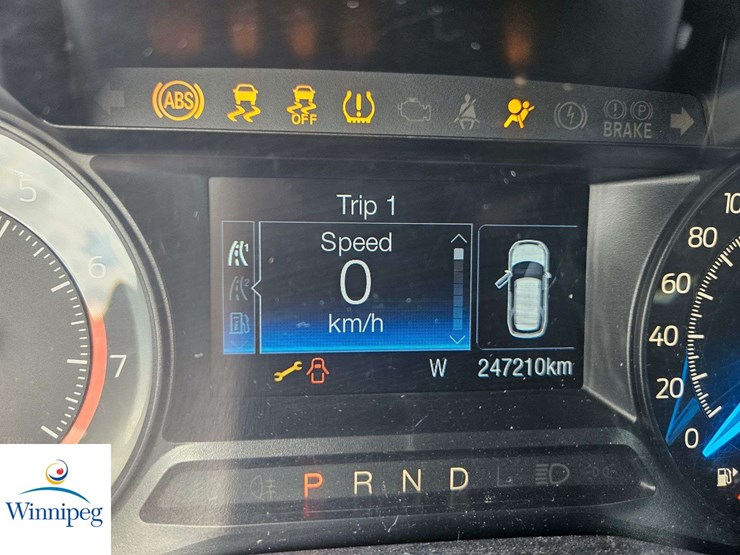 2017-ford-explorer-image-24