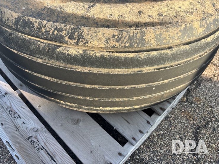 implement-tire-(dr11903)-image-5