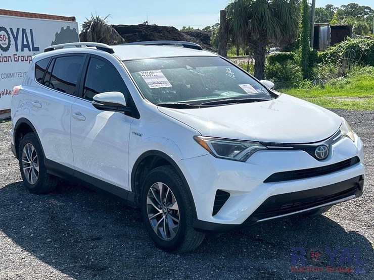 2018-toyota-rav4-image-2