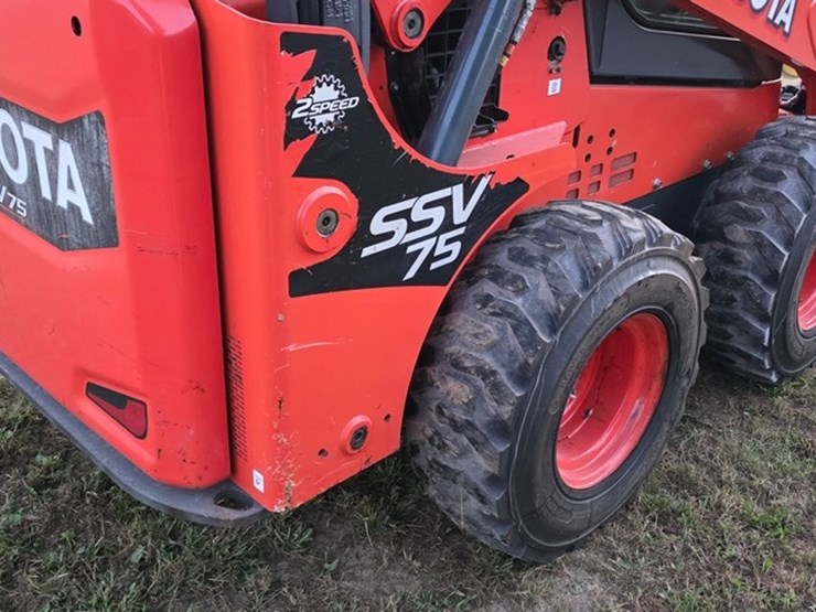 2016-kubota-ssv75-image-17