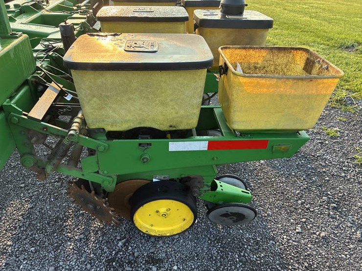 john-deere-7000-image-13