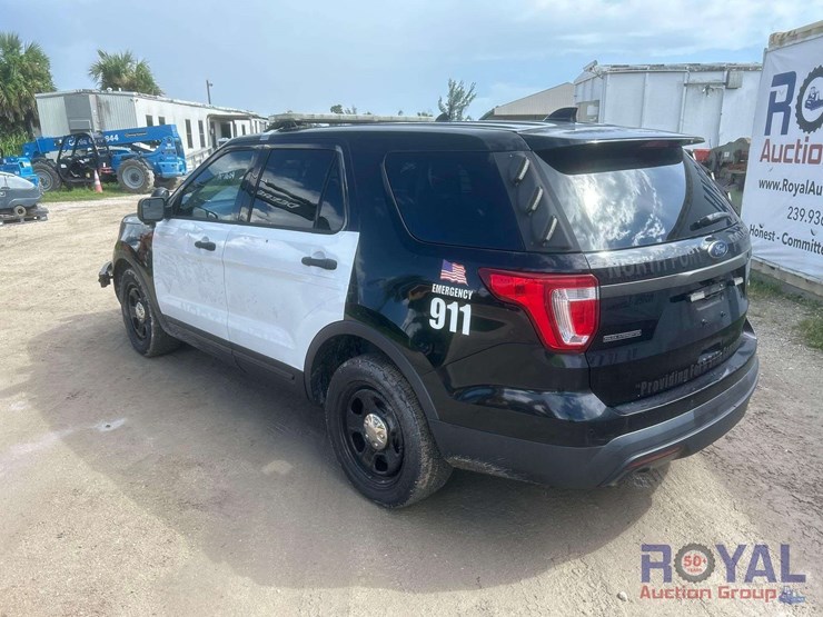 2017-ford-explorer-image-4