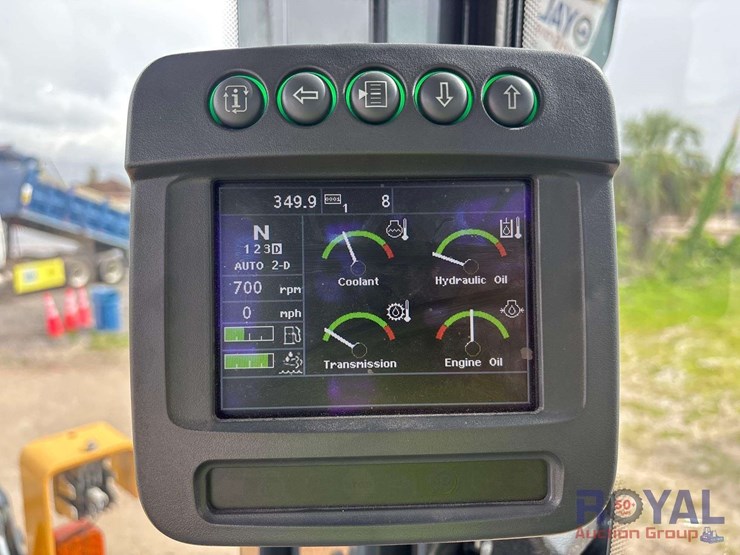 2018-deere-524k-image-12