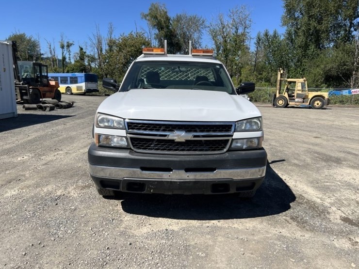 2006-chevrolet-silverado-2500-image-8