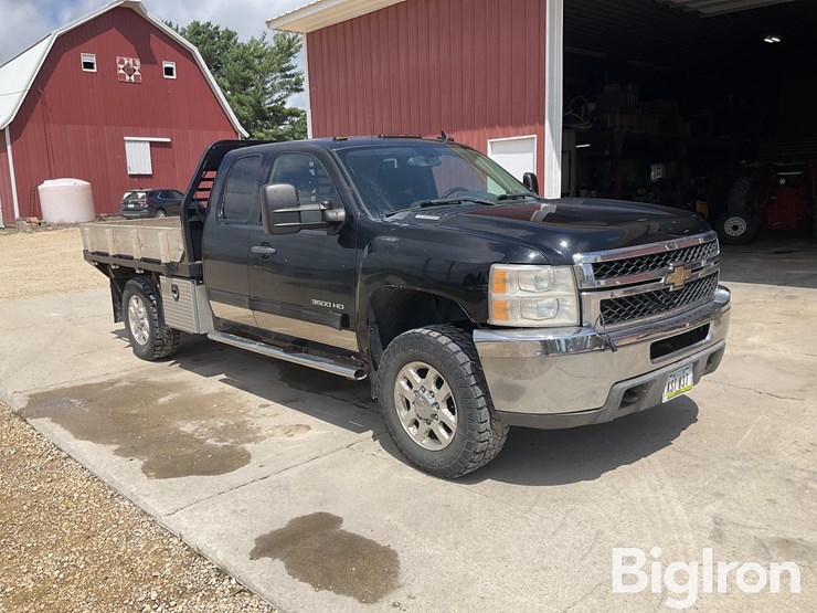 2011-chevrolet-silverado-3500hd-image-3