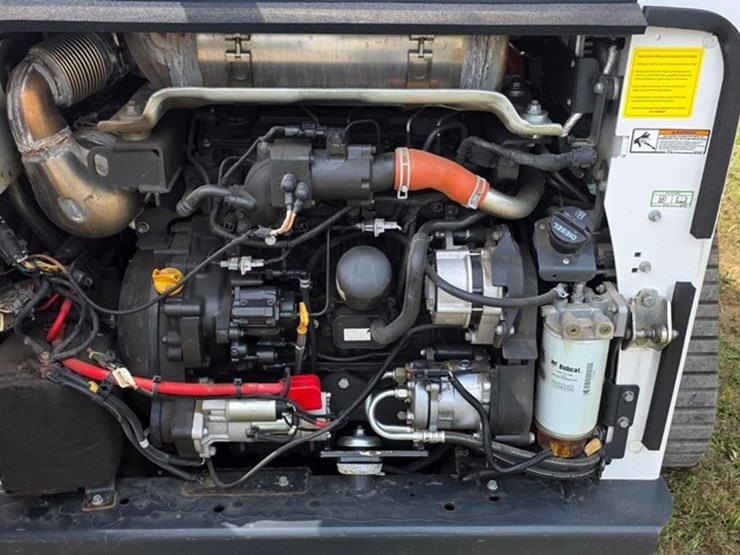 2023-bobcat-t770-image-41
