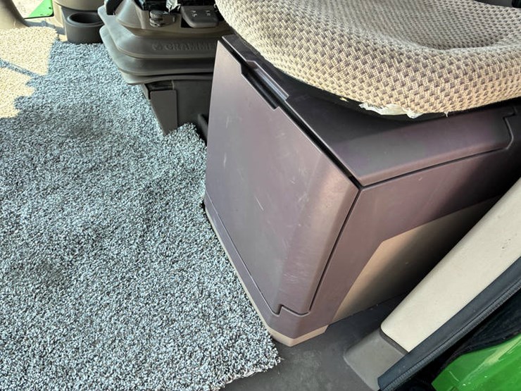 2013-john-deere-s690-image-103