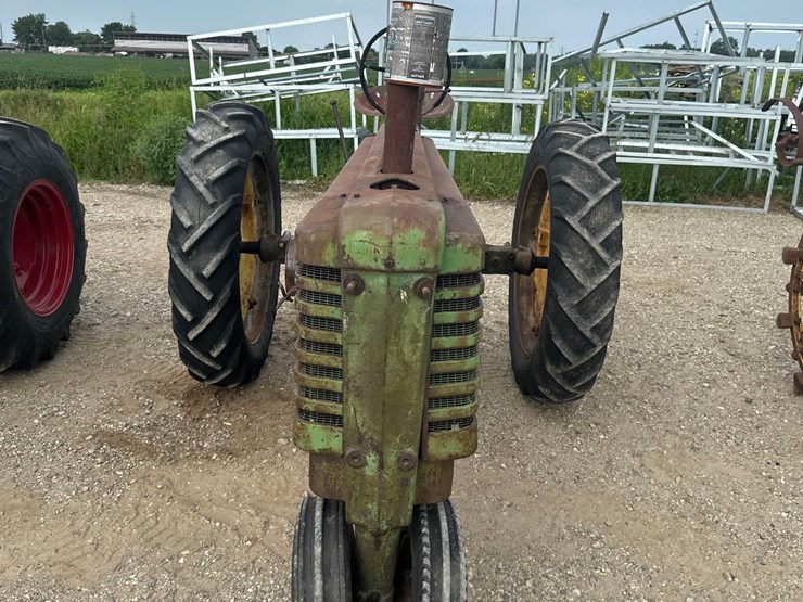 john-deere-b-image-2