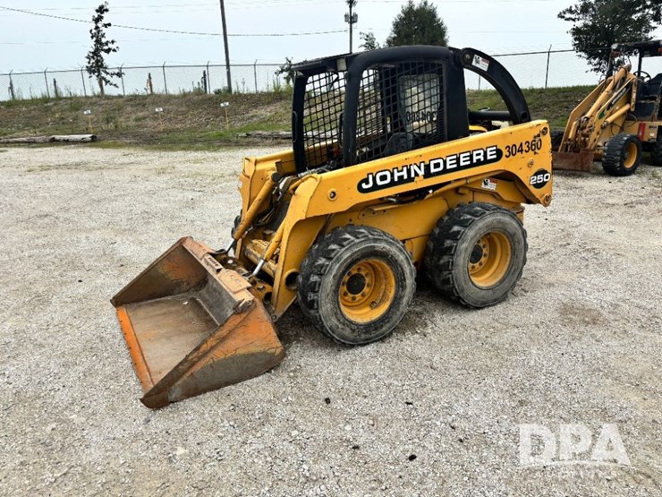 john-deere-250-image-15