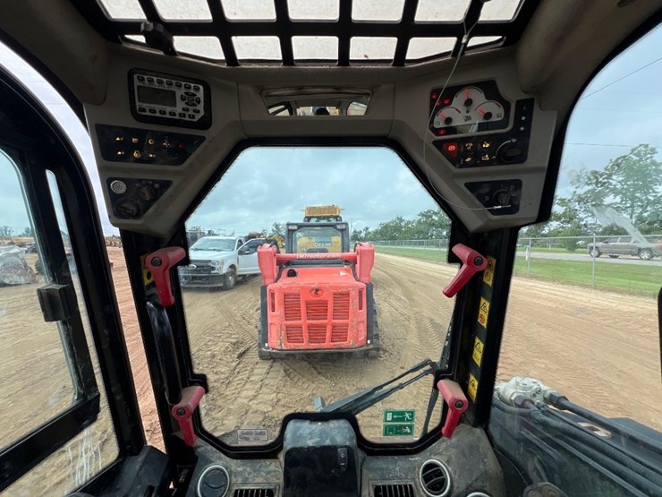 jcb-3ts-8t-image-32