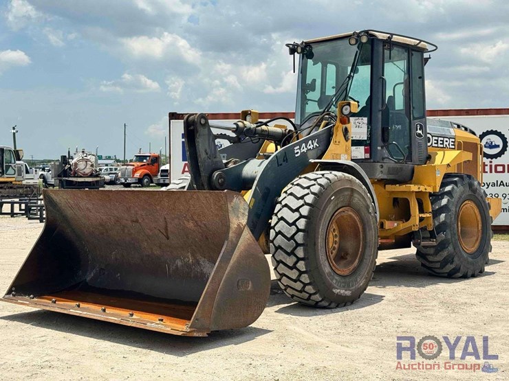 2013-deere-544k-image-1