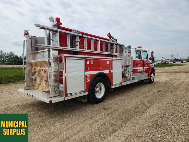 1996-freightliner-fl80-image-3