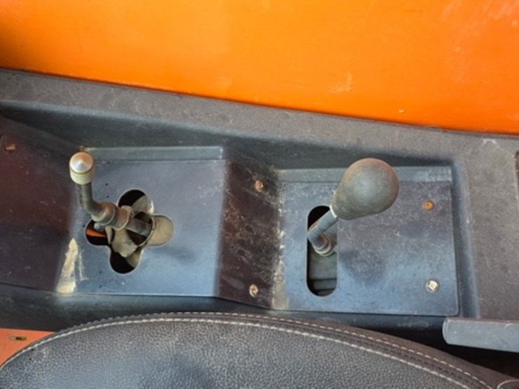 2013-jlg-g9-43a-image-44