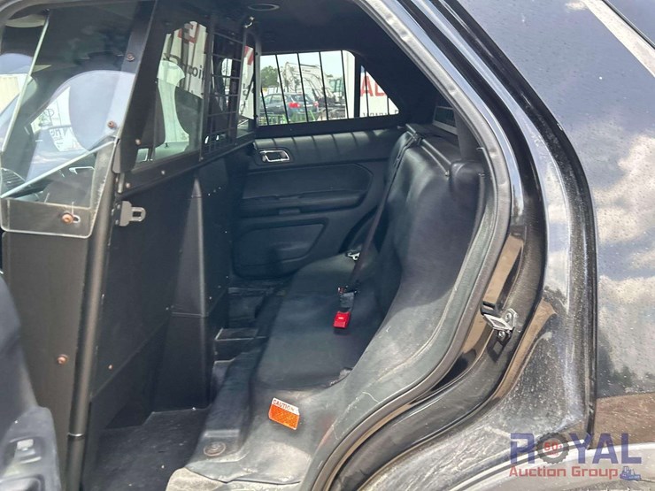 2018-ford-explorer-image-18