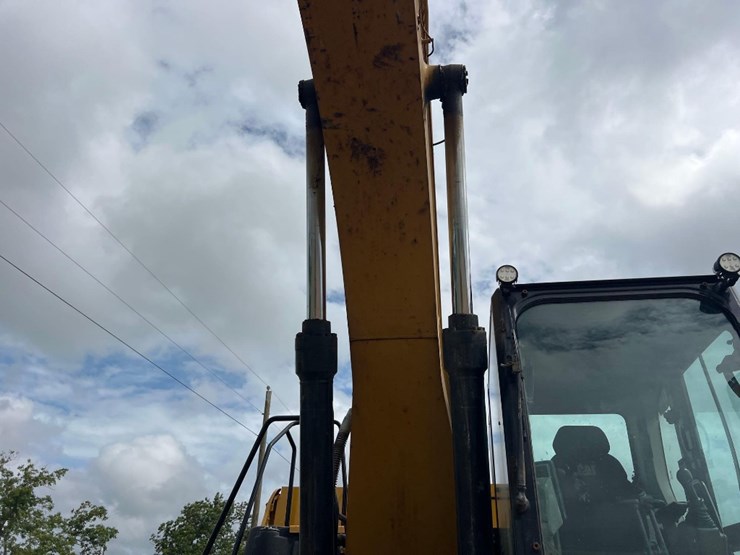 caterpillar-320gc-image-14
