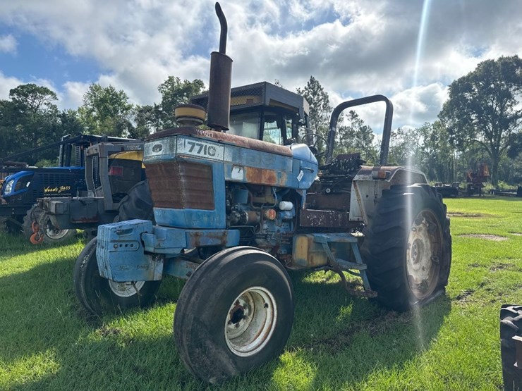 ford-7710-image-3