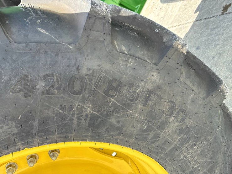 2014-john-deere-8285r-image-48