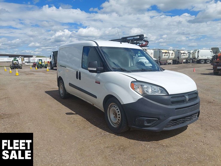 2015-ram-promaster-city-image-2