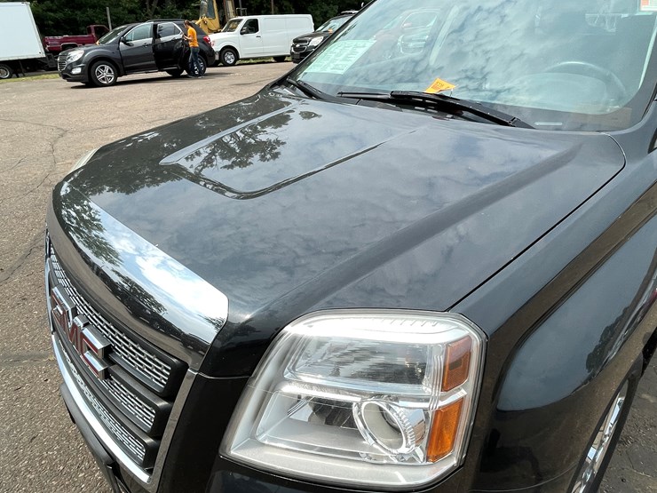 2014-gmc-terrain-slt-image-10
