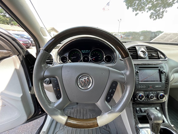 2013-buick-enclave-image-60