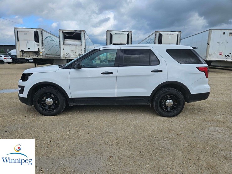 2017-ford-explorer-image-2