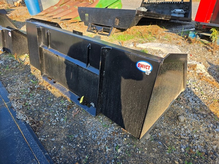 new-swict-84"-skidloader-material-bucket-image-1