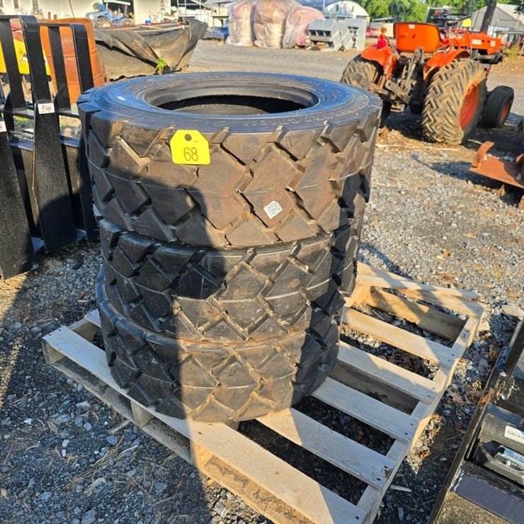 New 4-10-16.5 Forerunner Skidloader Tires