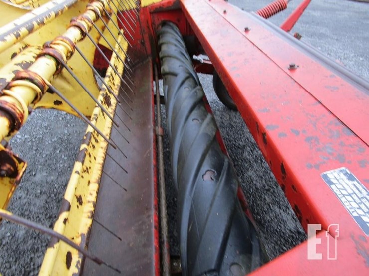 new-holland-472-image-2