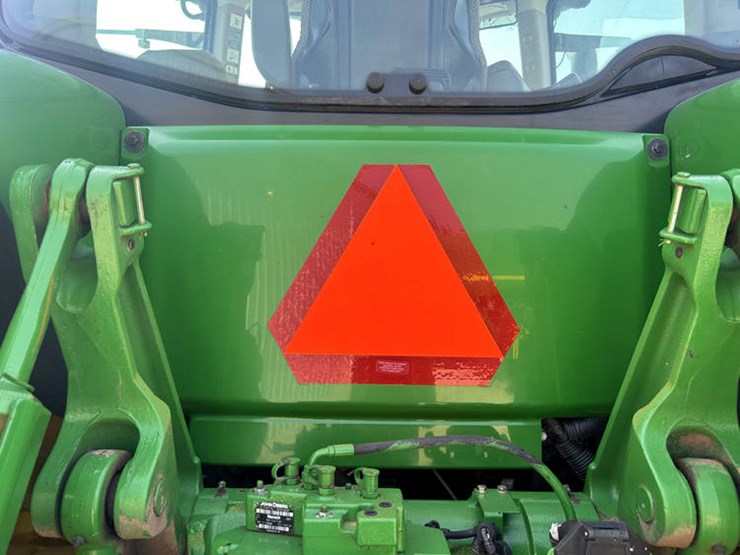 2012-john-deere-8285r-image-26