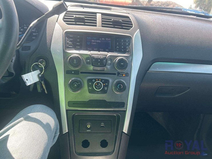 2015-gmc-acadia-image-8