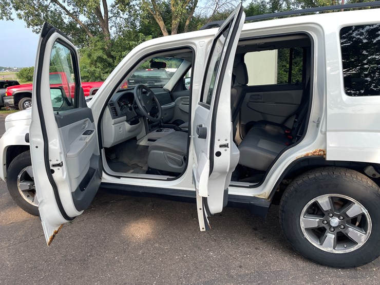 2008-jeep-liberty-sport-image-48