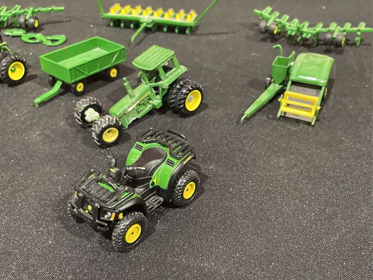 john-deere-64-image-2