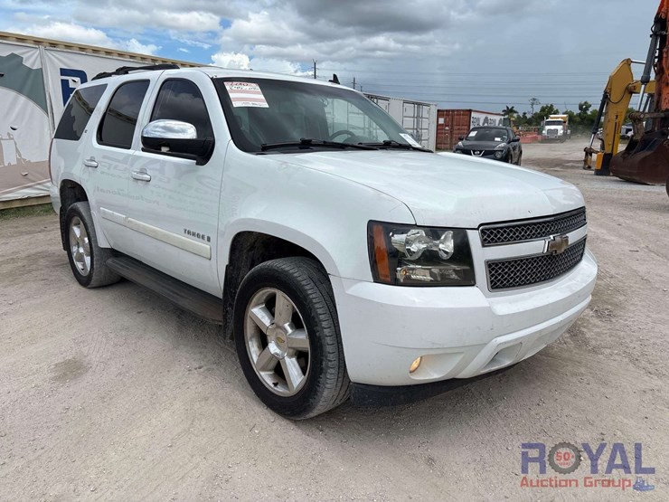2010-chevrolet-tahoe-image-2