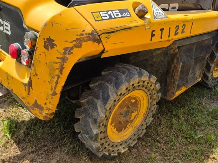 2011-jcb-515-40-image-15