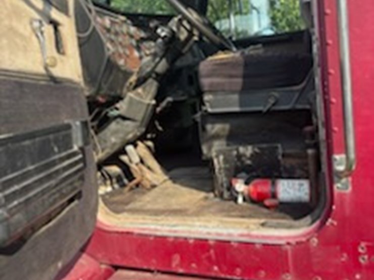 1987-peterbilt-377-image-7