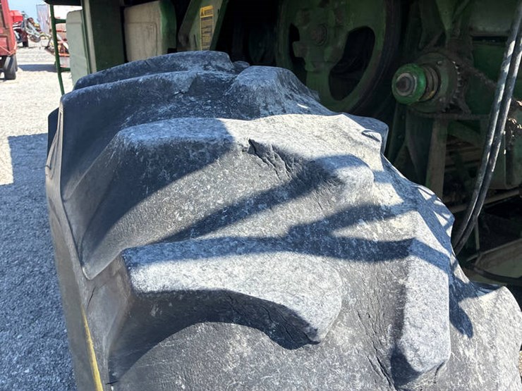 1981-john-deere-6620-image-38