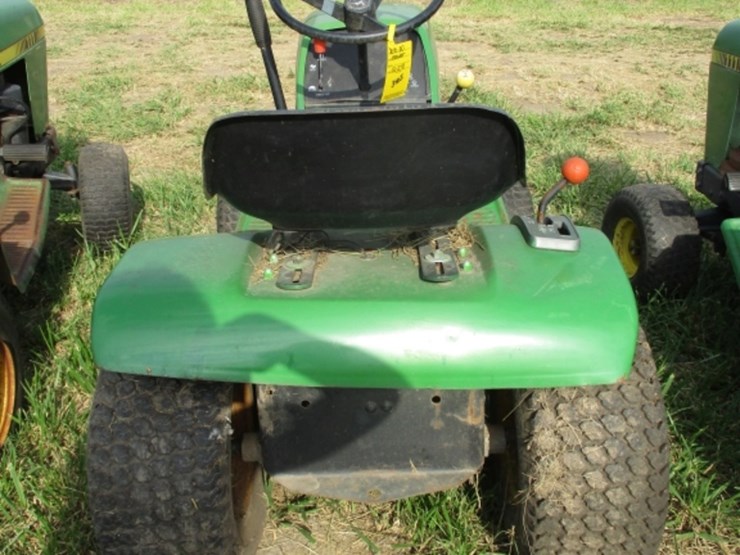 john-deere-110-image-3
