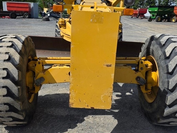 2001-deere-670c-image-46