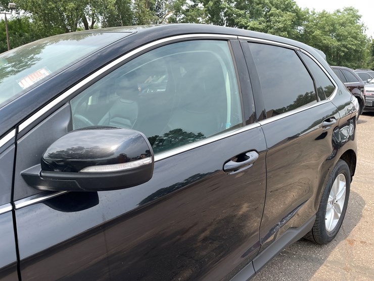 2016-ford-edge-sel-image-13