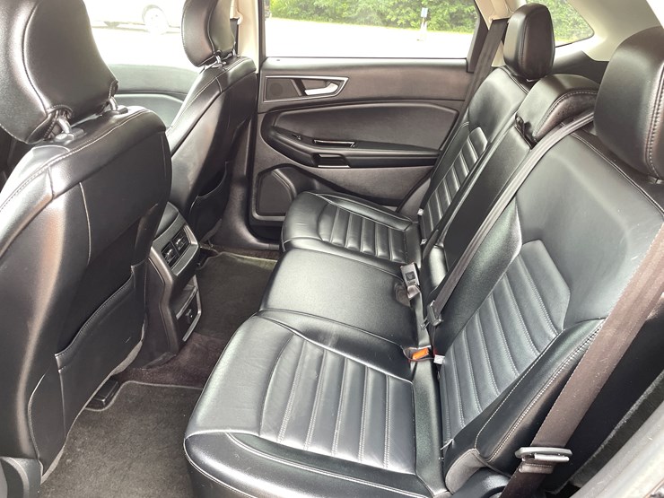 2016-ford-edge-sel-image-59