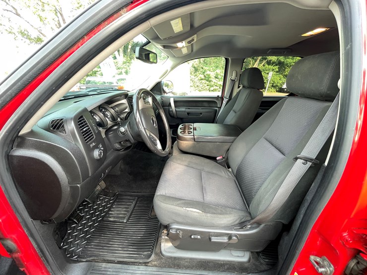 2012-gmc-2500-image-55