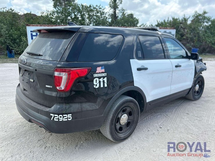 2016-ford-explorer-image-3