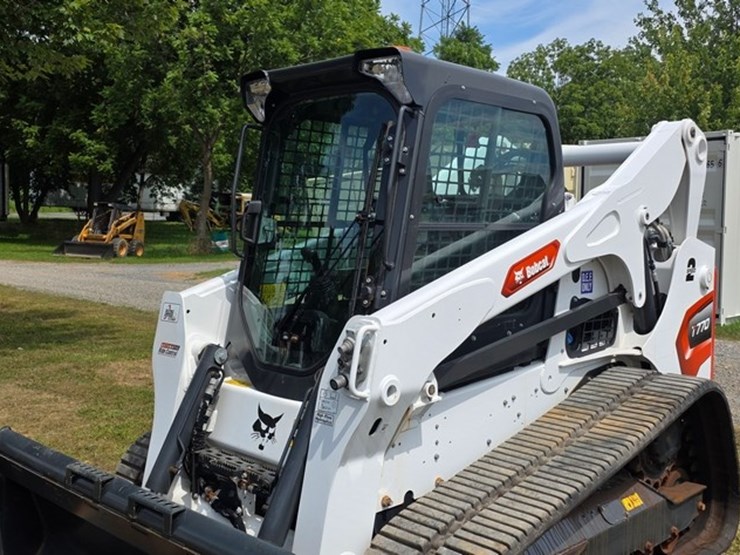 2023-bobcat-t770-image-35