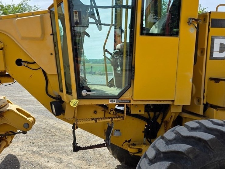 2001-deere-670c-image-19