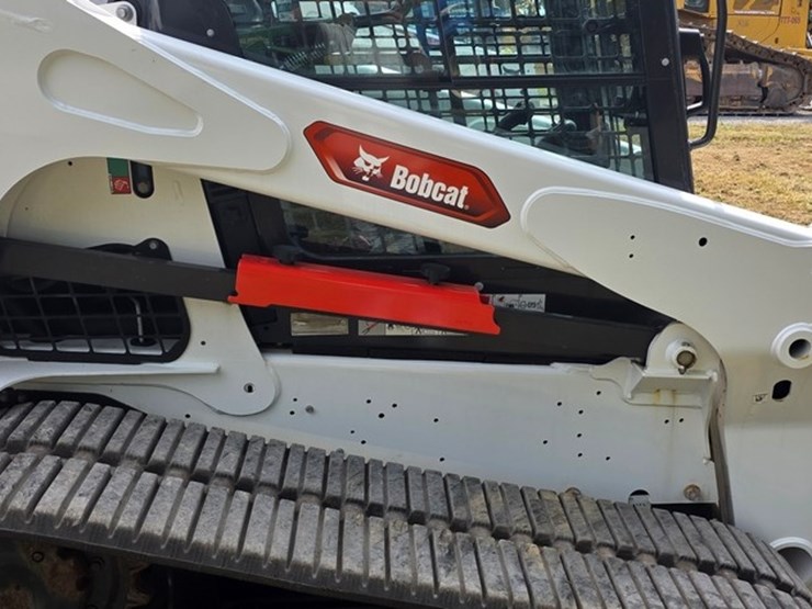 2023-bobcat-t770-image-12
