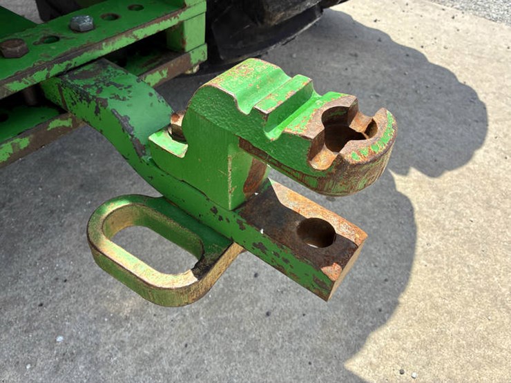 2014-john-deere-8285r-image-33