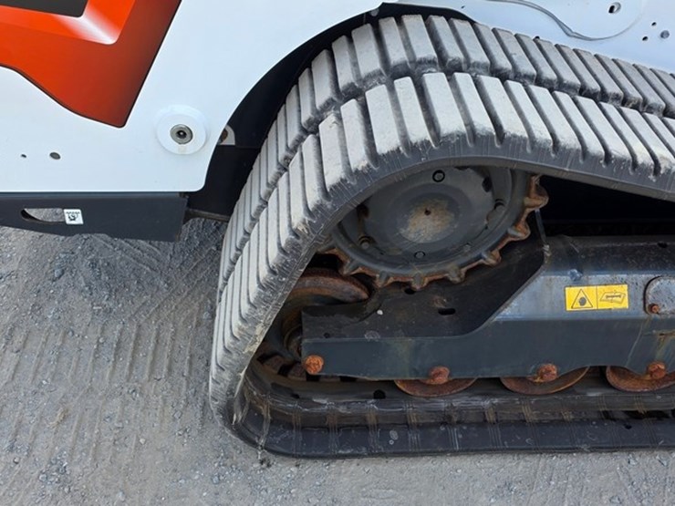 2023-bobcat-t770-image-15